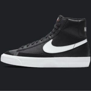 Nike Blazer Mid Women’s size 7 Black and White